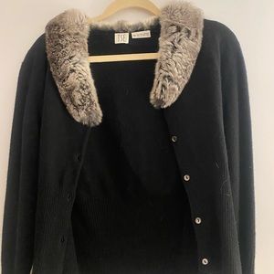 TSE black cashmere sweater with fur collar